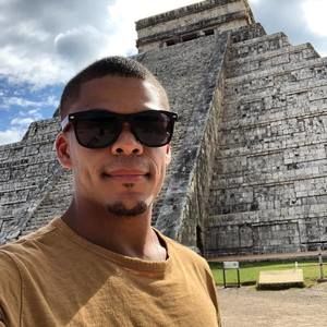 Meet your Posher, Troy